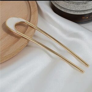 Elegant Gold and White Hairpin